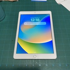 Unlock Apple iPad 5th Gen 32GB 16.7.16 Silver MP252LL/A Bundle Case & Screen sav picture