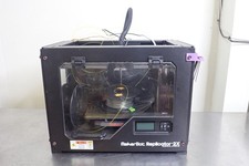 MakerBot Replicator 2X Desktop Experimental 3D Printer picture