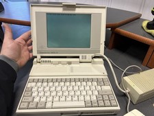 AST Premium Exec 386SX/20 laptop computer picture