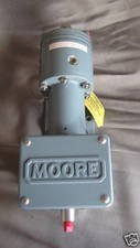 Moore Pneumatic Pressure Transmitter 173S  0-60 psi picture