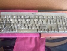 Sun Microsystems P/N 320-1366-03 320-1366  USB Type 7 PC-Style Keyboard picture