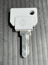 Sun 330-1966 Key for Sun StorEdge MultiPack Door Key (6-Bay & 12-Bay MultiPacks) picture