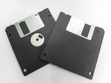 Lot of 50 3.5 inch NEW NON WORKING Floppy Disks. For promotions, art projects.. picture