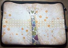 Laptop Case Color Giraffe Print Neoprene Padded Zip-Around, Beige picture