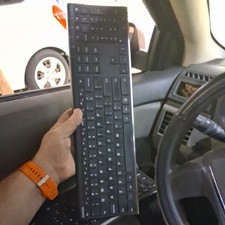 Arteck HW192 Universal Slim Stainless Steel Wireless Keyboard missing dongle picture