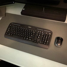Logitech MK330 Wireless Keyboard & Mouse Bundle Black USB Receiver picture