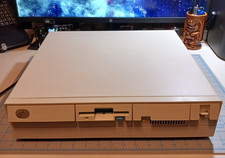 IBM Personal System/2 Model 55 SX Type 8555 Vinatge Desktop - Powers On - Read picture