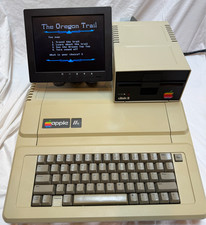 Apple IIe Computer System SERVICED TESTED WORKING w/Monitor Disk Drive Software picture