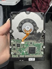 Hitachi Deskstar 250GB 3.5” IDE Hard Drive 7200RPM HDT722525DLAT80 picture
