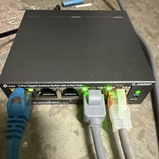 *Hardly Used* TP-LINK TL-SG605P 5-Port Gigabit PoE+ Unmanaged Desktop Switch picture