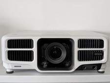 Laser Projector 4K Epson Pro L1200U Lumens 6510 Hours SN: X2X2940074L **READ** picture