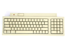 Vintage Apple Keyboard II M0487 Macintosh IIgs ADB Keyboard 1990 picture