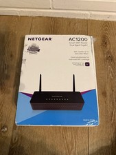 NEW NETGEAR R6220 AC1200 Smart WiFi Router picture