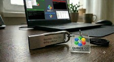 Qubes OS On 64GB USB Drive - Privacy and security focussed Linux picture