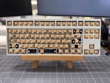 Zoom TKL EE Keyboard White Case & Blue Back Wired and Wireless picture