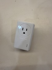 TP-Link TL-PA4010P AV500 Passthrough power line Adapter picture
