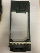 LOT OF  12  NetApp SAS 2.5