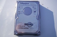 Maxtor DiamondMax 10 Model: 6L100P0 - 100GB - PATA133 HDD 3.5 7200RPM picture
