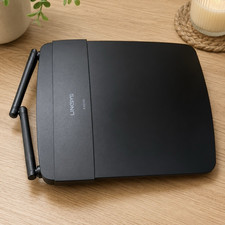 Linksys EA5800 Dual-Band Smart Wi-Fi Router 1000 Mbps 4-Port Black picture