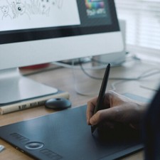 Wacom Intuos Pro Large Graphic Drawing Tablet, UPTH860, Certified Refurbished  picture