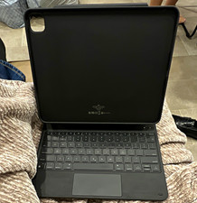 ESR Rebound 360 Keyboard Case for iPad Pro 13” M4/M5 – Black – Great Condition picture