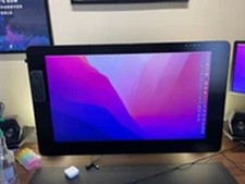 Wacom Cintiq Pro 32 inch (Touchscreen) with Wacom Flex Arm Desk Mount picture