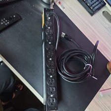 American Power Conversion APC AP9562 Basic Rack 1.8kVA PDU picture