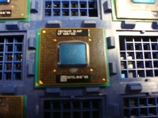 Intel Celeron Processor 600 MHz/128KB/100MHz SL4AP Base/Socket 495 Notebook CPU picture