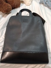 MOIESKINE CLASIC LEATHER VERDICAL DEVICE BACK PACK 15