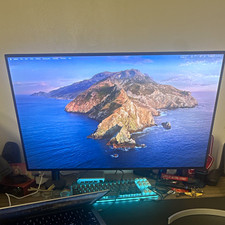 LG UltraFine 32UL950-W 32in 4K UHD LCD 60Hz 5ms HDMI/DP/USB-C picture