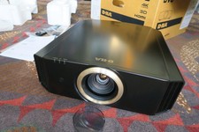 JVC DLA-RS400 4K E-Shift Projector D-ILA X550 Light Valve picture
