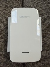 Linksys RE6300 V2 Wi-Fi Extender Dual Antennas WPS Button Wireless White picture
