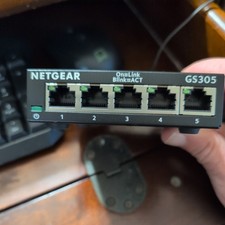 NETGEAR 5-Port Gigabit Ethernet Unmanaged Network Switch (GS305) picture