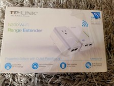 TP Link N300 TL-WPA4226 Kit Powerline AV500 Wi-Fi Range Extender & Power Outlet picture