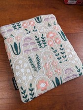 Embroidered Daisy Padded Sleeve for All-New Kindle Paperwhite, 7 Kindle Colorso picture