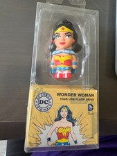 Wonder Woman 16GB USB Flash Drive DC Comics Character Figural Memory Drive picture
