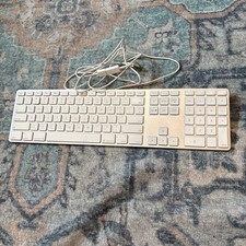Apple A1243 MB110LL/A Wired Keyboard picture