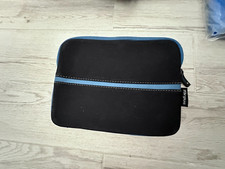 Targus Neoprene Slipskin Peel 10.2 Netbook Case TSS11101US used, clean picture