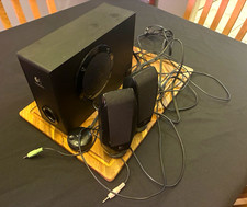 Logitech S-220 Wired Speaker System Black 3.5mm Speakers + Subwoofer EUC picture