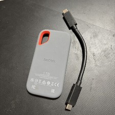 SanDisk Extreme 1TB Portable External SSD USB-C, SDSSDE61-1T00 Perfect Condition picture