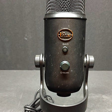Blue Yeti USB Microphone Black Freestanding Stand Mute Gain Multi-Pattern picture
