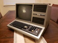 Radio Shack TRS-80 Model 3 16KB Ram Microcomputer - Powers On - Good Condition picture
