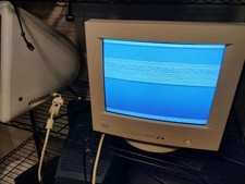 Apple eMac A1002 700 MHz 128 MB RAM 40GB HDD OS X Read picture